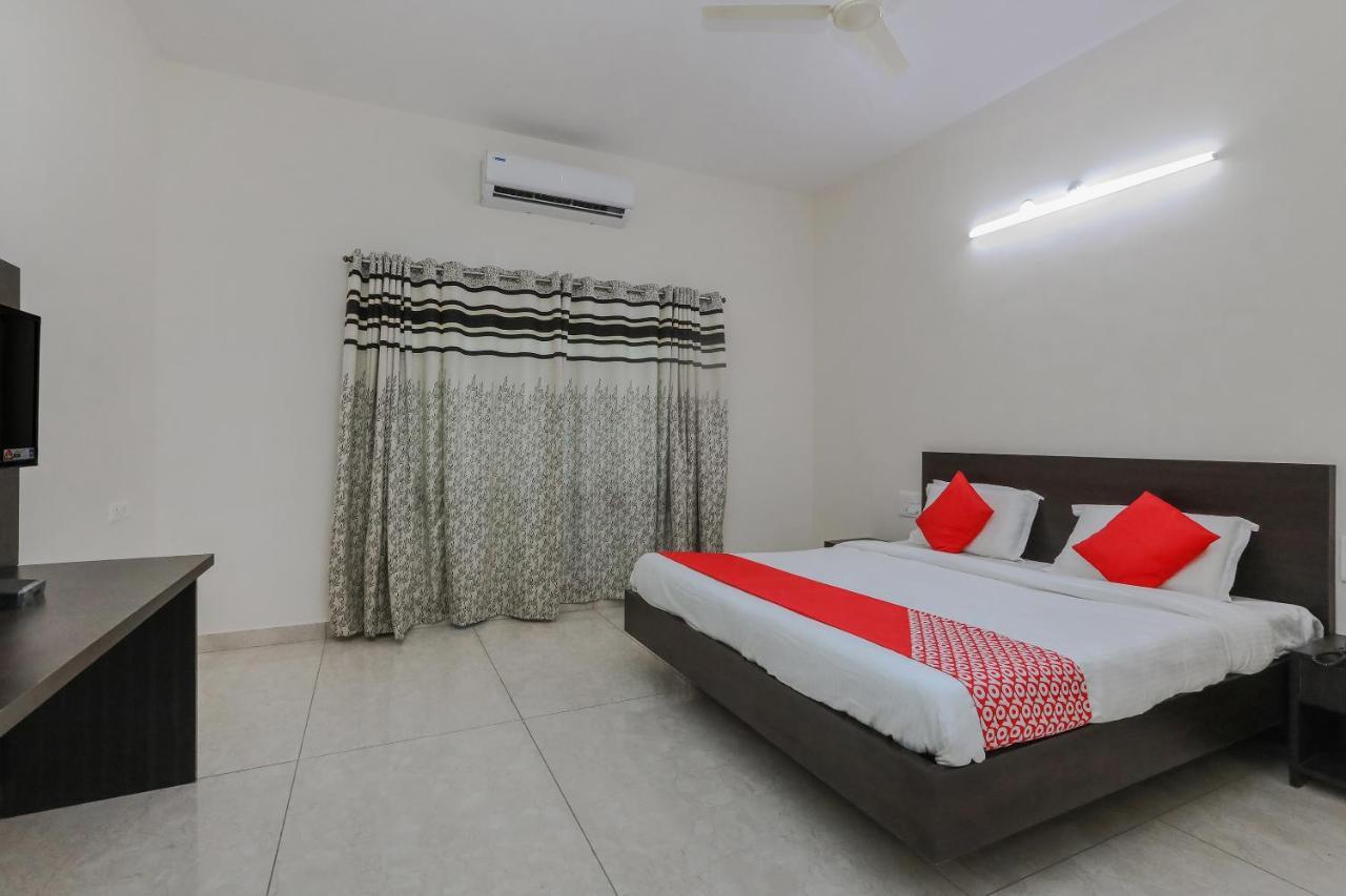 Отель Oyo 22211 Shree Ankanatheshwara Residency Nanjangud Экстерьер фото