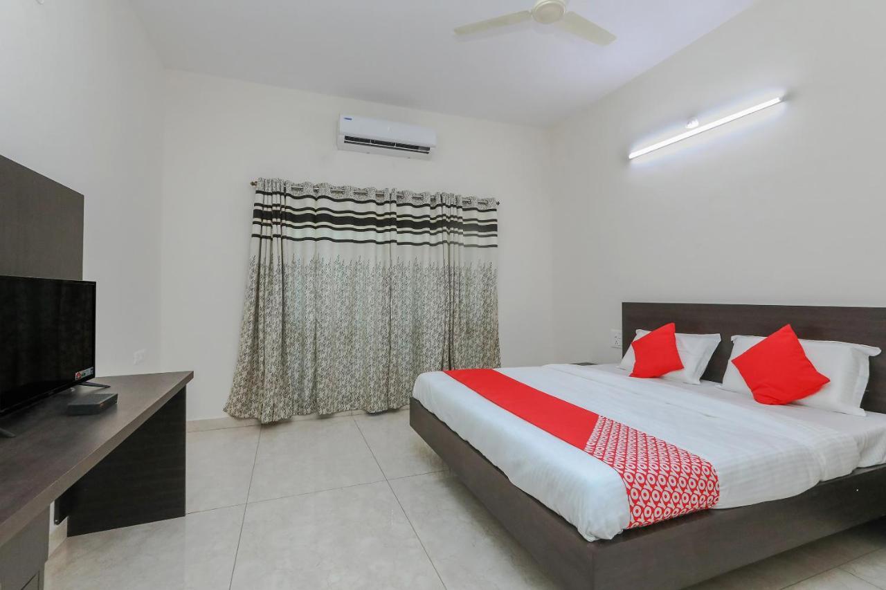 Отель Oyo 22211 Shree Ankanatheshwara Residency Nanjangud Экстерьер фото